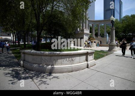 Wrigley square dans le Millennium Park de Chicago, dans l'Illinois, États-Unis d'Amérique Banque D'Images