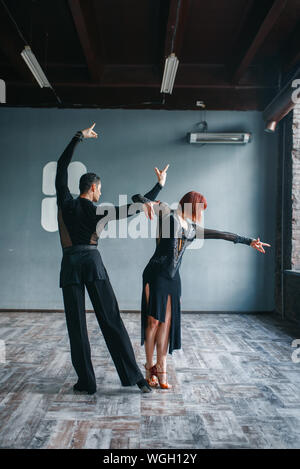 Ballrom formation en danse, la danse de couple studio Banque D'Images