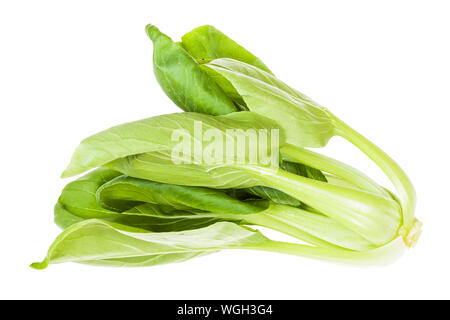 Fresh bok choy (pak choi) chou chinois isolé sur fond blanc Banque D'Images