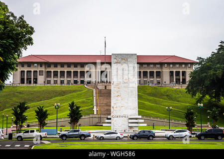 Bâtiment de l'Administration du canal de Panama avec le monument Goethals Banque D'Images