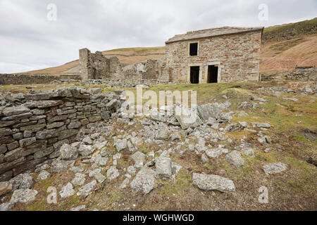 Les ruines abandonnées de Crackpot Hall, près de Keld, surplombant la rivière Swale et Kisdon Gorge, Swaledale, Yorkshire Dales National Park, Royaume-Uni Banque D'Images