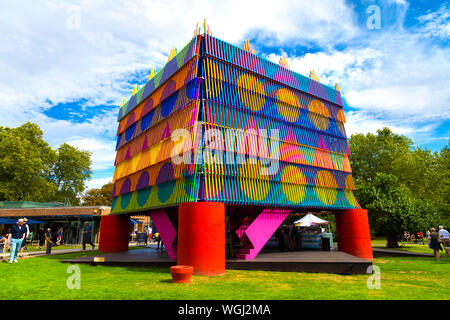 Le pavillon 76200 2019 - Le Palais de couleur par Yinka Ilori et Pricegore architects, Londres, UK Banque D'Images