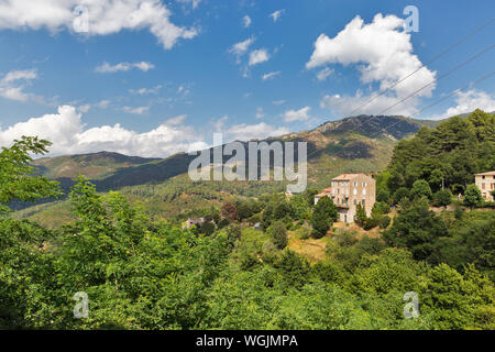 Magnifique paysage de montagne à Venaco, le Centre de la Corse, France. Banque D'Images