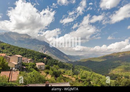 Magnifique paysage de montagne à Venaco, le Centre de la Corse, France. Banque D'Images