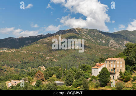 Magnifique paysage de montagne à Venaco, le Centre de la Corse, France. Banque D'Images