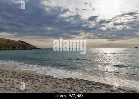 Paysage de l'île de Corse. Capo di Feno stormy plage près de Ajaccio, France. Banque D'Images