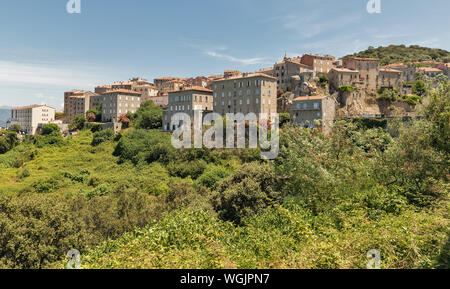 Village perché médiéval impressionnant Sartène en Corse, l'île de France. Banque D'Images