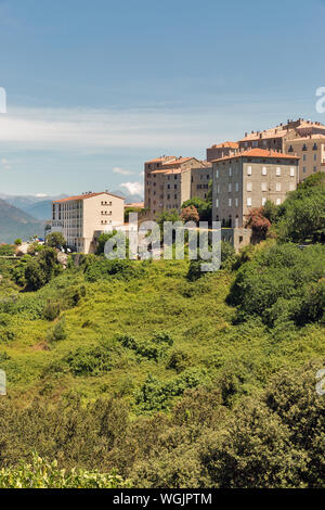 Village perché médiéval impressionnant Sartène en Corse, l'île de France. Banque D'Images