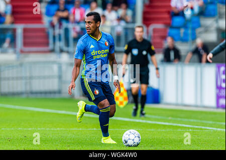 1 septembre 2019 Tilburg, pays-Bas Soccer Néerlandais Eredivisie Willem II v Feyenoord 01-09-2019: Voetbal: Willem II v Feyenoord: Tilburg L-R Feyenoord joueur Renato Tapia Banque D'Images