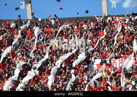 Buenos Aires, Argentine - 01 septembre 2019 : River Plate fans dans le début du match dans le stade Monumental de Buenos Aires, Argentine Banque D'Images