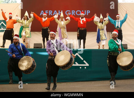 Maaser El Chouf (Liban). 1er sept 2019. Danseurs effectuer sur la Journée nationale de Dabke dans Maaser El Chouf, Liban, le 1 septembre 2019. Dabke est une danse traditionnelle au Liban. La Journée nationale de Dabke a eu lieu à Maaser El Chouf le dimanche. (Photo de Bilal Jawich/Xinhua) Credit : Xinhua/Alamy Live News Banque D'Images