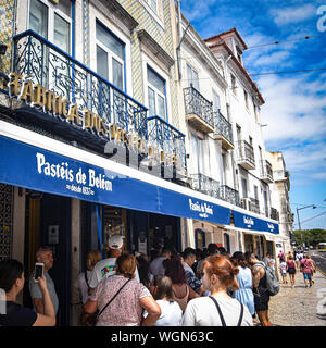 Lisbonne, Portugal - 28 juillet 2019 : Pasteis de Belem, une célèbre boulangerie traditionnelle dans le quartier de Belém de Lisbonne Banque D'Images