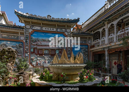 Le jardin de la famille Zhang est la maison d'habitation typique Bai, dans le côté nord de la Buddhist Temple de la fondation le pays de Dali. Banque D'Images