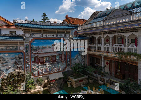 Le jardin de la famille Zhang est la maison d'habitation typique Bai, dans le côté nord de la Buddhist Temple de la fondation le pays de Dali. Banque D'Images