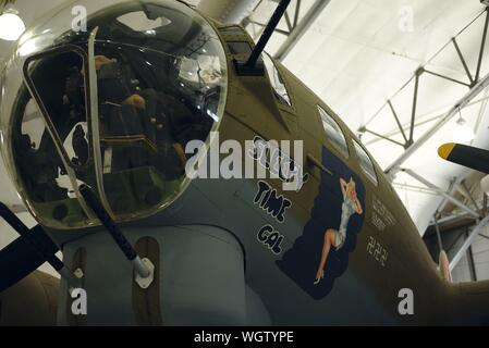 Boeing B-17 bomber restauré 'Sleepy fois Gal'. Musée de l'Air Mobility Command, Dover AFB, Dover, Delaware Banque D'Images