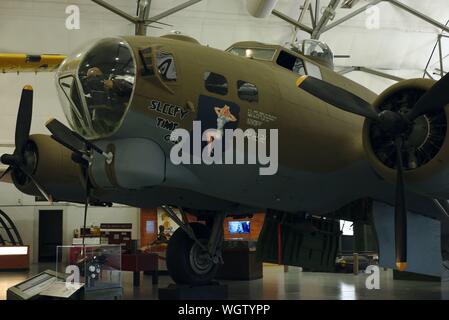 Boeing B-17 bomber restauré 'Sleepy fois Gal'. Musée de l'Air Mobility Command, Dover AFB, Dover, Delaware Banque D'Images