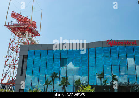 Tirana, Albanie - Juillet 2019 : voir des services de navigation aérienne de l'Albanie (Albcontrol) Bâtiment Banque D'Images