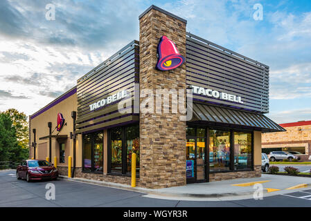 Taco Bell fast food restaurant mexicain à Snellville (Métro Atlanta, Géorgie). (USA) Banque D'Images