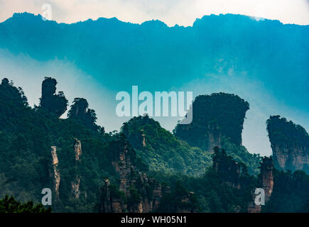 Formations rocheuses naturelles dans Zhangzhijaje National Park, Chine Banque D'Images