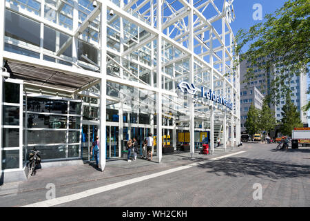 La gare centrale de Leiden. Leiden Centraal est la principale gare de Leiden, une ville des Pays-Bas. Banque D'Images