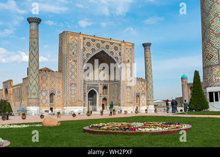 Ulugbek Madrasah Medressa (Ulugh Beg), la place du Registan, Samarkand, Ouzbékistan Banque D'Images