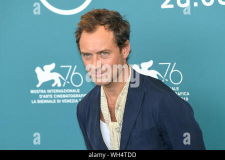 Venise, Italie. 06Th Sep 2019. Jude Law assiste à un photocall pour la première mondiale du nouveau Pape durant le 76e Festival du Film de Venise au Palazzo del Cinema le 01 septembre 2019 à Venise, Italie. Credit : Roberto Ricciuti/éveil/Alamy Live News Banque D'Images