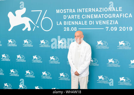 Venise, Italie. 06Th Sep 2019. John Malkovich assiste à un photocall pour la première mondiale du nouveau Pape durant le 76e Festival du Film de Venise au Palazzo del Cinema le 01 septembre 2019 à Venise, Italie. Credit : Roberto Ricciuti/éveil/Alamy Live News Banque D'Images