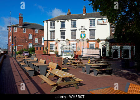 La Minerva pub, sur Nelson Street, Hull, East Yorkshire, England UK Banque D'Images