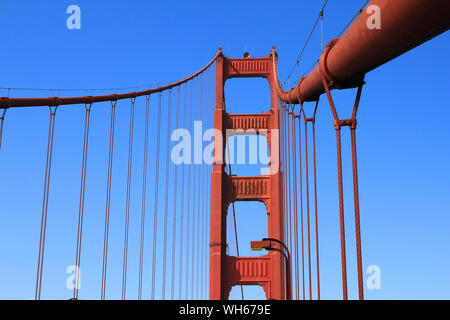 Golden Gate Bridge à San Francisco - pilier Banque D'Images