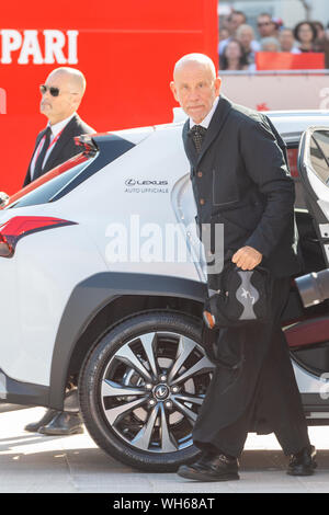 Venise, Italie. 06Th Sep 2019. John Malkovich s'occupe le tapis rouge pour la première mondiale du nouveau Pape durant le 76e Festival du Film de Venise au Palazzo del Cinema le 01 septembre 2019 à Venise, Italie. Credit : Roberto Ricciuti/éveil/Alamy Live News Banque D'Images