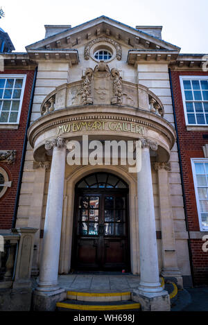 Façade du musée et galerie d'Art, Worthing, West Sussex, England, UK Banque D'Images