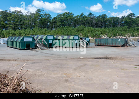 Centre de recyclage à flux unique pour les contenants de verre, de plastique et papier à l'enfouissement à Bourne installation de gestion intégrée des déchets solides Banque D'Images