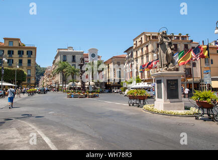 Sorrento, Italie - 12 juin 2017 : La Piazza Tasso, la place principale de Sorrente, Italie. Banque D'Images