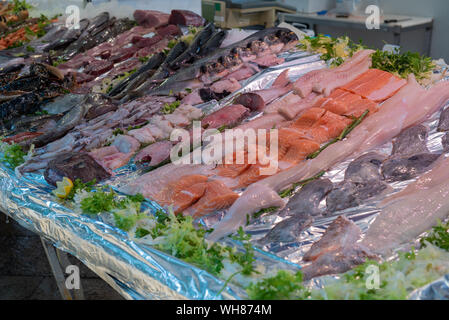 Marché Fish Street à Aix-en-Provence France Banque D'Images