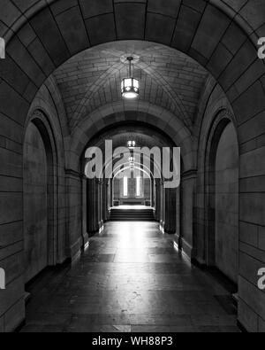Corridor dans la Cathédrale de l'apprentissage sur le campus de l'Université de Pittsburgh de Pittsburgh, Pennsylvanie Banque D'Images
