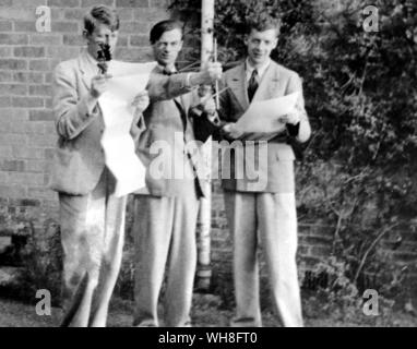 W H Auden (1907-1973) avec William Coldstream (1908-1987) et de Benjamin Britten (1913-1976) à l'École des bas, Colwell, 1935. W H Auden, La Vie d'un poète, par Charles Osborne.. . Banque D'Images