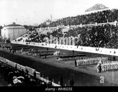 Cérémonie d'ouverture des Jeux Olympiques de 1896 au Stade Panathénaïque d'Athènes , Grèce.. La date est le 6 avril 1896 par le nouveau calendrier mais au moment de la date locale en Grèce était le 25 mars 1896 tels qu'ils étaient toujours en utilisant le calendrier julien.. Banque D'Images