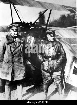 Le baron Manfred von Richthofen, le Baron Rouge parce qu'il pilotait un Fokker triplan écarlate Banque D'Images