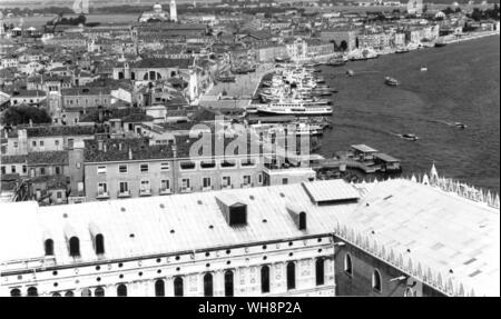 La Riva degli Schiavoni, Venise Italie du Campanile de Saint Marc Banque D'Images