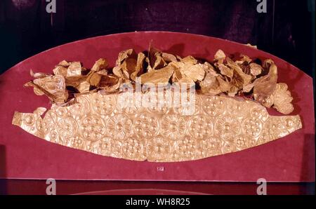 Tiara faite pour la tombe. Or fragile (62 et 65cm de diamètre). À partir de la grave de la femme dans la tombe supérieure Cercle, Mycènes, 16ème siècle avant J.-C. Banque D'Images