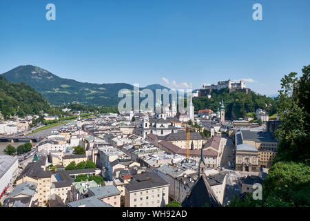 Vue du Moenchsberg à vieille ville, Salzbourg, Autriche Banque D'Images