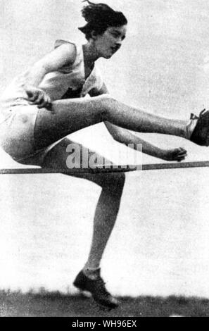 Ethel Catherwood (Canada) Saut en hauteur aux Jeux Olympiques d'Amsterdam en 1928. Banque D'Images