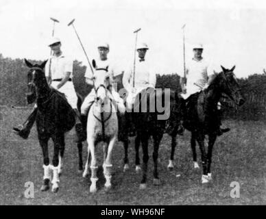 France, Paris, 1924 Jeux Olympiques : United States (USA) Polo Team est arrivé second sur la compétition olympique. l-r : E. T., Boescke Hitchcock (capitaine), F. Roe, R. Wanamaker. Banque D'Images