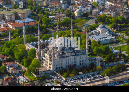 Vue aérienne de la mosquée Sultan Ahmet (Mosquée Bleue), UNESCO World Heritage Site, Istanbul, Turquie, Europe Banque D'Images