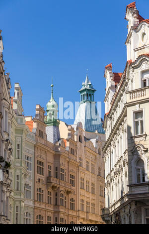 Façades de bâtiments Art Nouveau dans le quartier Josefov dans la vieille ville, site du patrimoine mondial de l'UNESCO, Prague, la Bohême, République Tchèque, Europe Banque D'Images