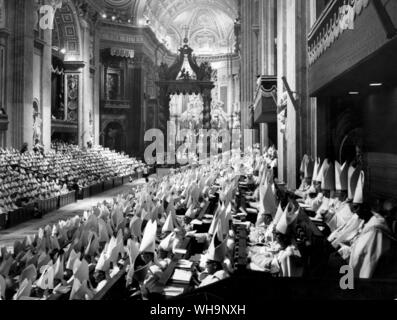 11 Octobre 1962 : Cérémonie d'ouverture du Concile Vatican ii dans la Basilique Saint-Pierre. Près de 3000 évêques présents. Banque D'Images