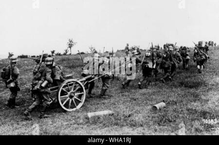 WW1 soldats allemands : courriers canons pendant 2e bataille de la Marne, juillet 1918. Banque D'Images