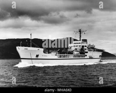 Lancelot en photo pendant son procès est le premier navire logistique Armys. Conçu par le ministère des Transports pour répondre aux exigences de l'Office de guerre pour une troupe rapide et capables de s'acquitter de l'opérateur du véhicule sur une plage.. 1964 Banque D'Images