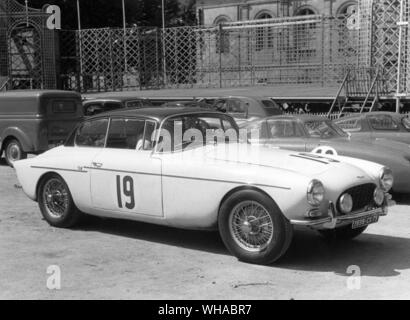 Le Salmson G72 coupé qui a couru au Mans en 1956 avec radio complète Banque D'Images