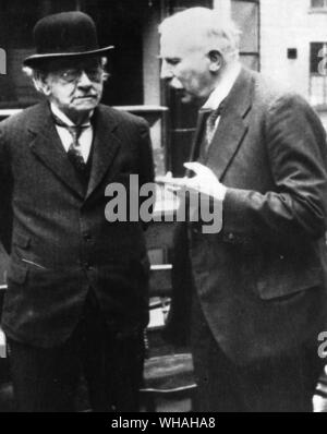 E Rutherford et J J Thompson. . Rutherford, Ernest Rutherford, Sir (Baron de Nelson) British (Nouvelle-Zélande) chimiste et physicien nucléaire développé ; théorie de l'atome ; Prix Nobel de chimie 1908 ; président de la Société royale 1925-1930  1871-1937 Banque D'Images